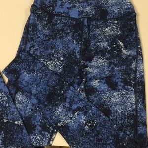 Womens Under Armour leggings. Size Medium